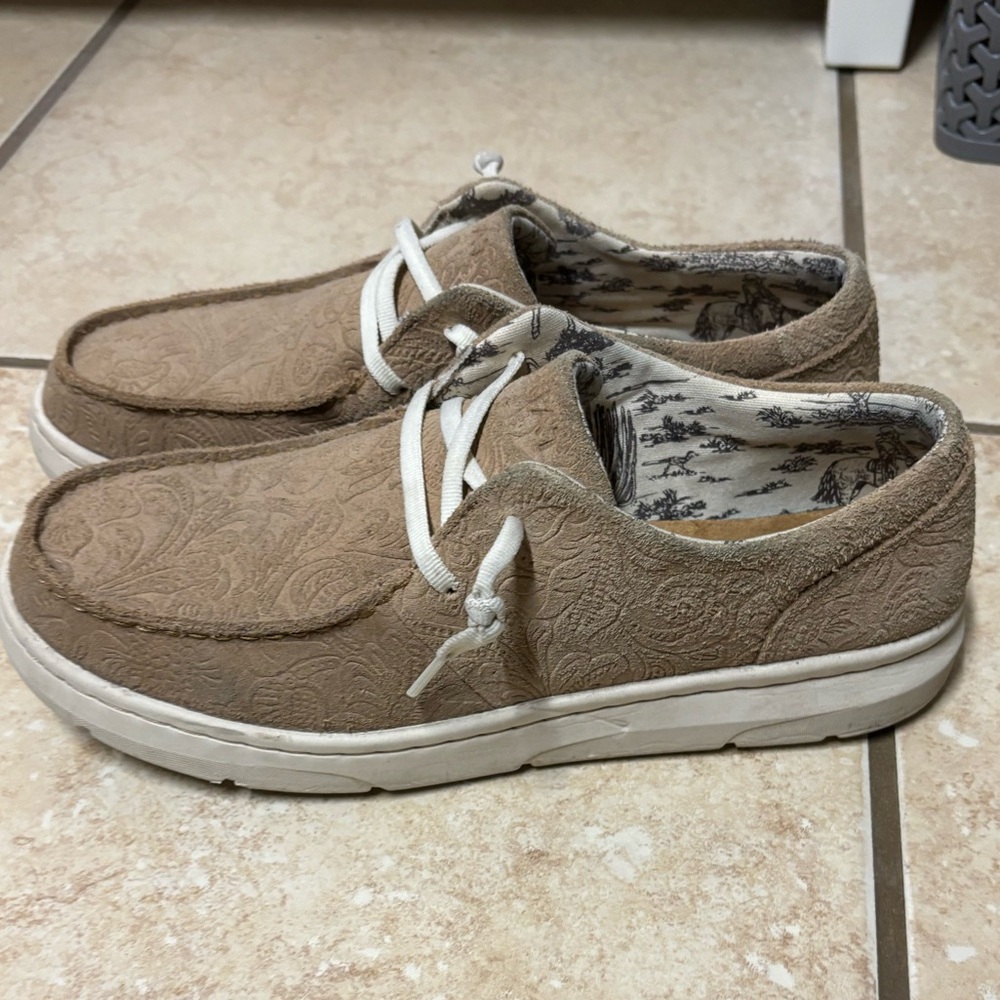 Ariat Hilo Floral Tan Tooled